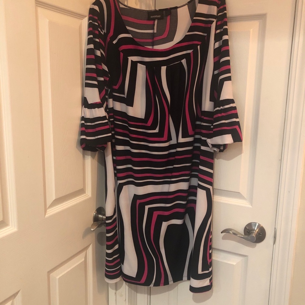 Avenue Mid Length Dress 3/4 Length Sleeves Soft Stretch Fabric